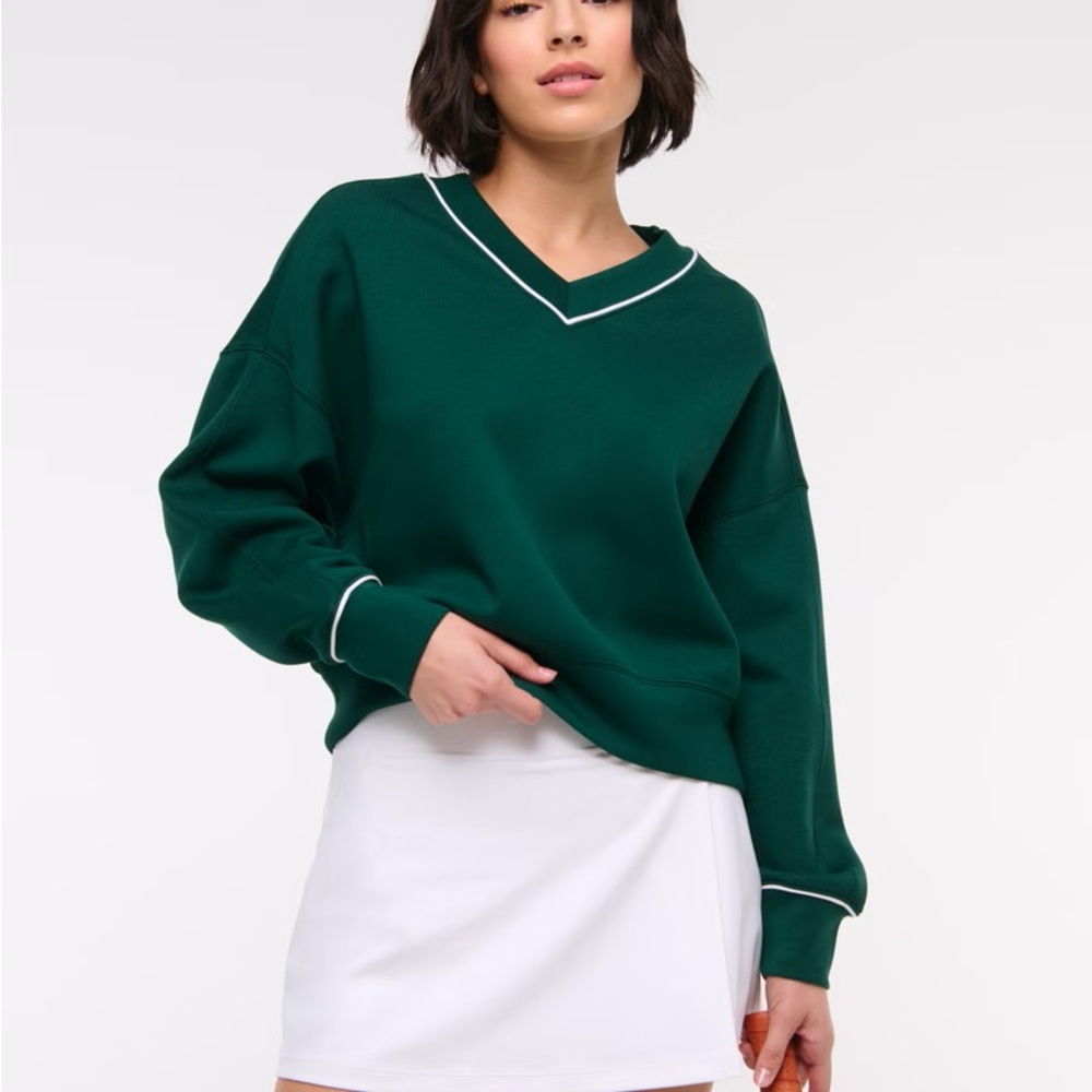 YPB (Abercrombie) V-neck Sweatshirt Large